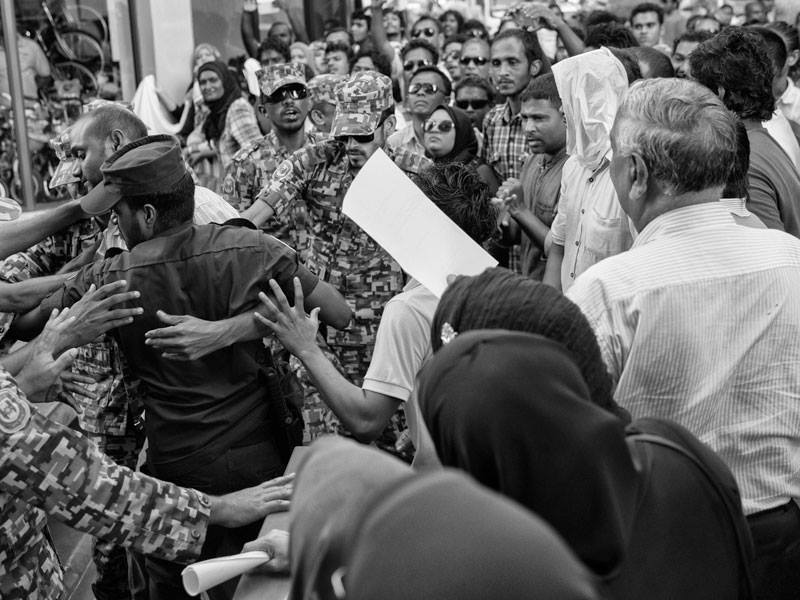 Protests near the Supreme Court in Male' as it deliberated JP's case to annul 7 September election Photo: Aznym